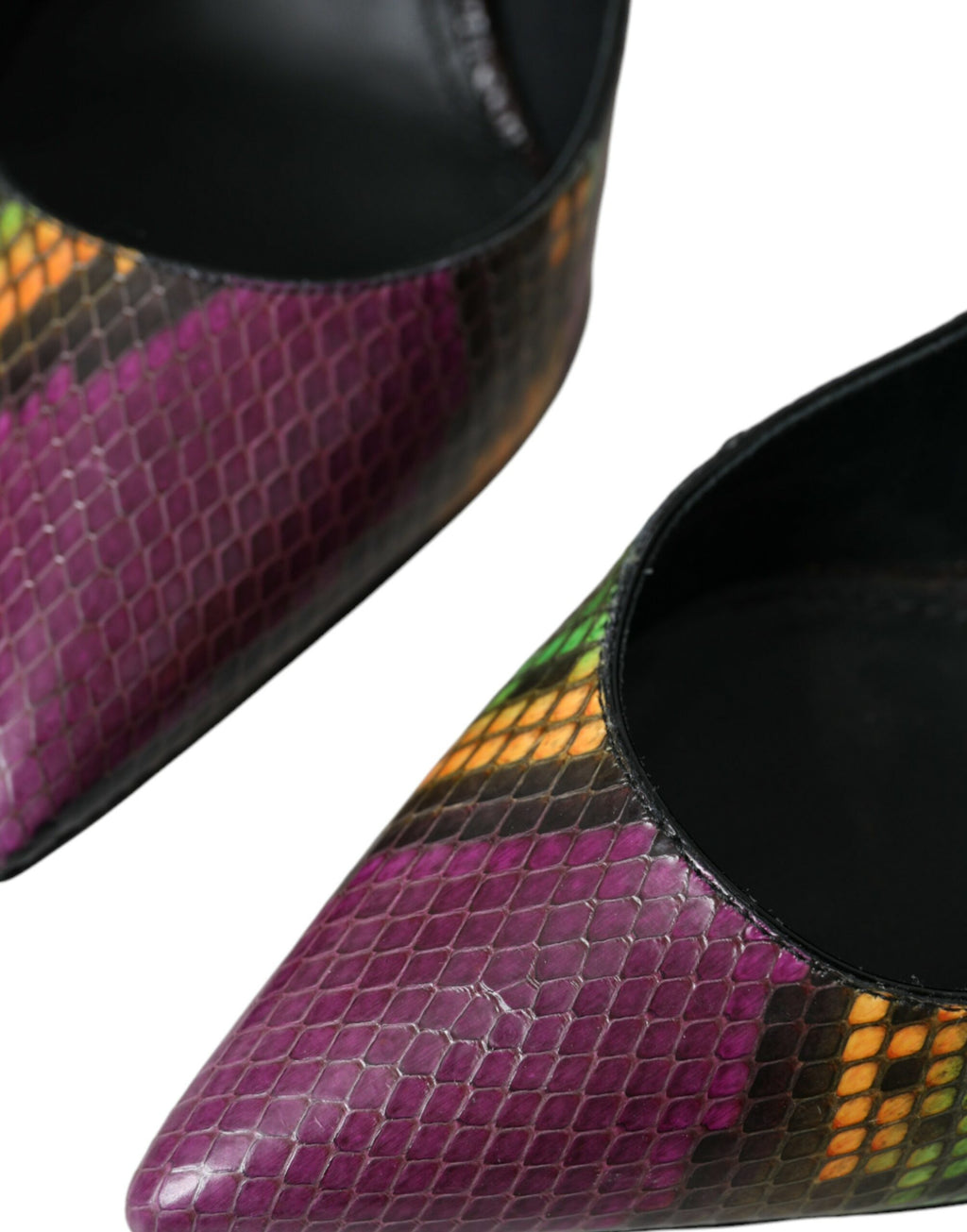 Escarpins Dolce & Gabbana en cuir exotique multicolore, talons élégants et design sophistiqué.