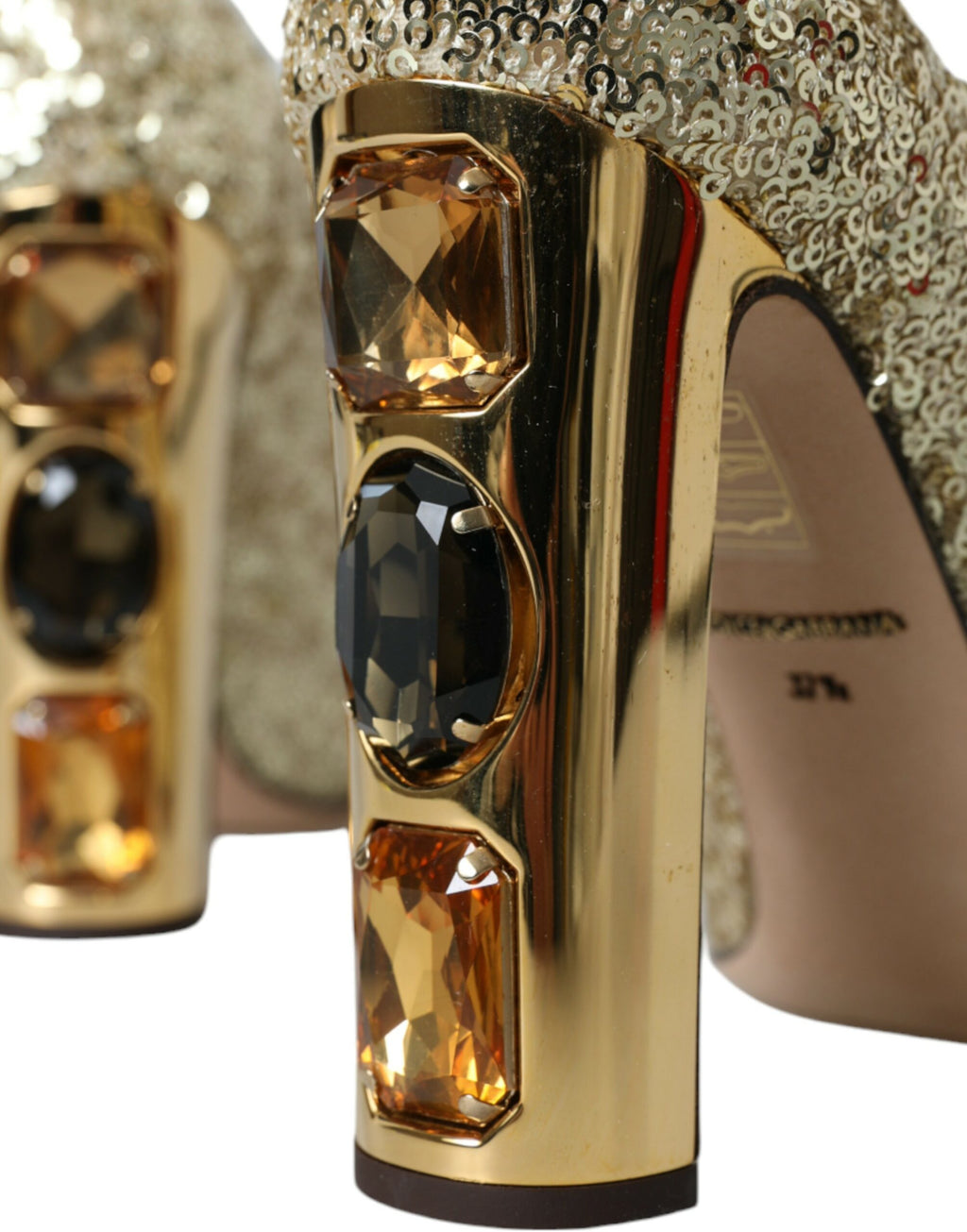 Chaussures à talons dorés Dolce & Gabbana avec sequins et cristaux, chaussures élégantes pour femme.