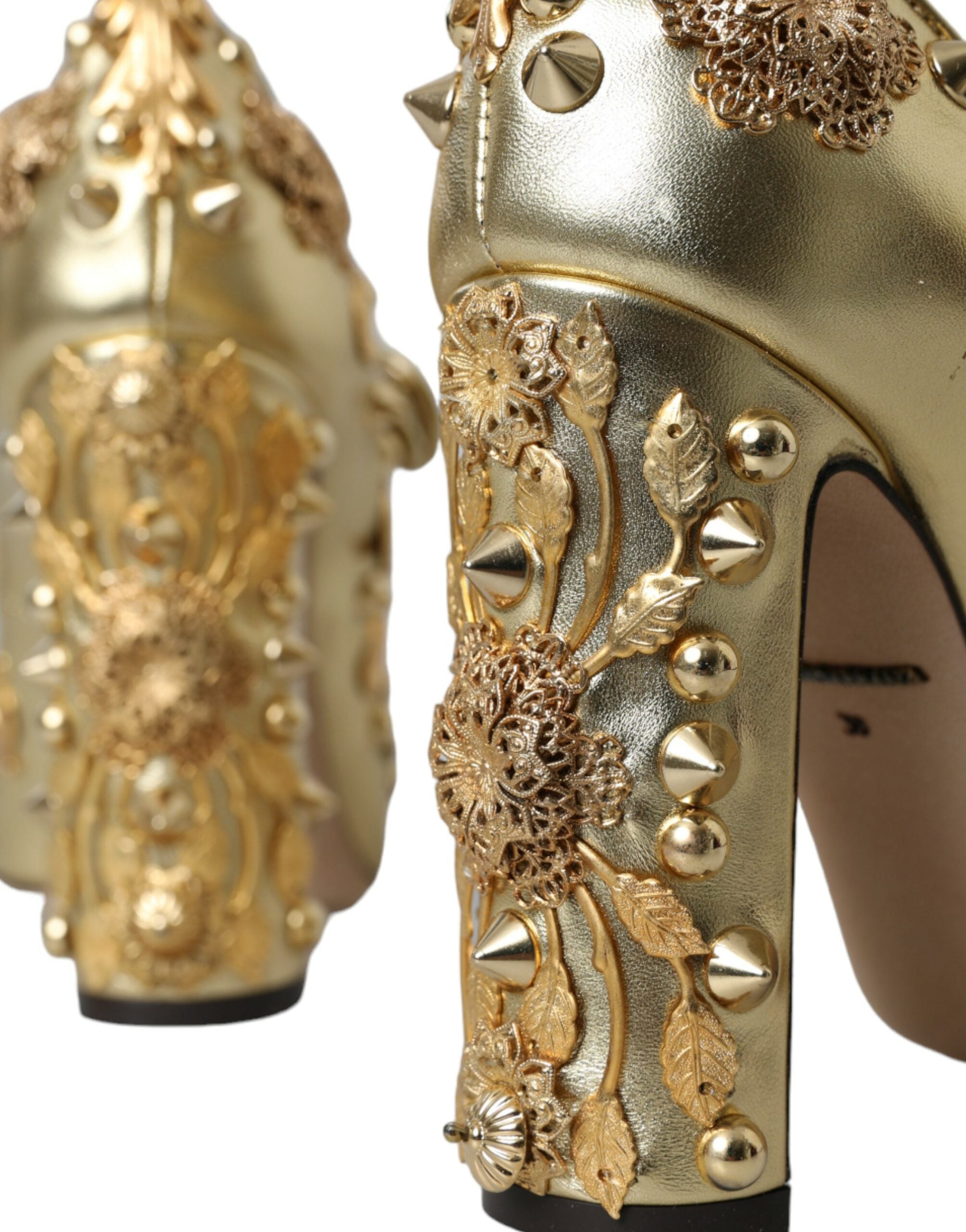 Chaussures à talons Dolce & Gabbana Mary Janes en cuir doré avec cristaux, style élégant et sophistiqué.