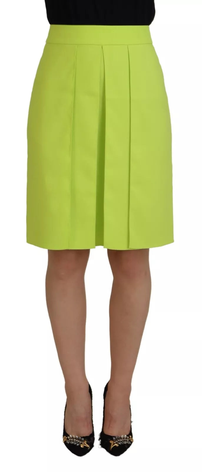Jupe verte à taille haute plissée de style évasé, longueur genou, de la marque Dsquared², portée élégante et moderne.