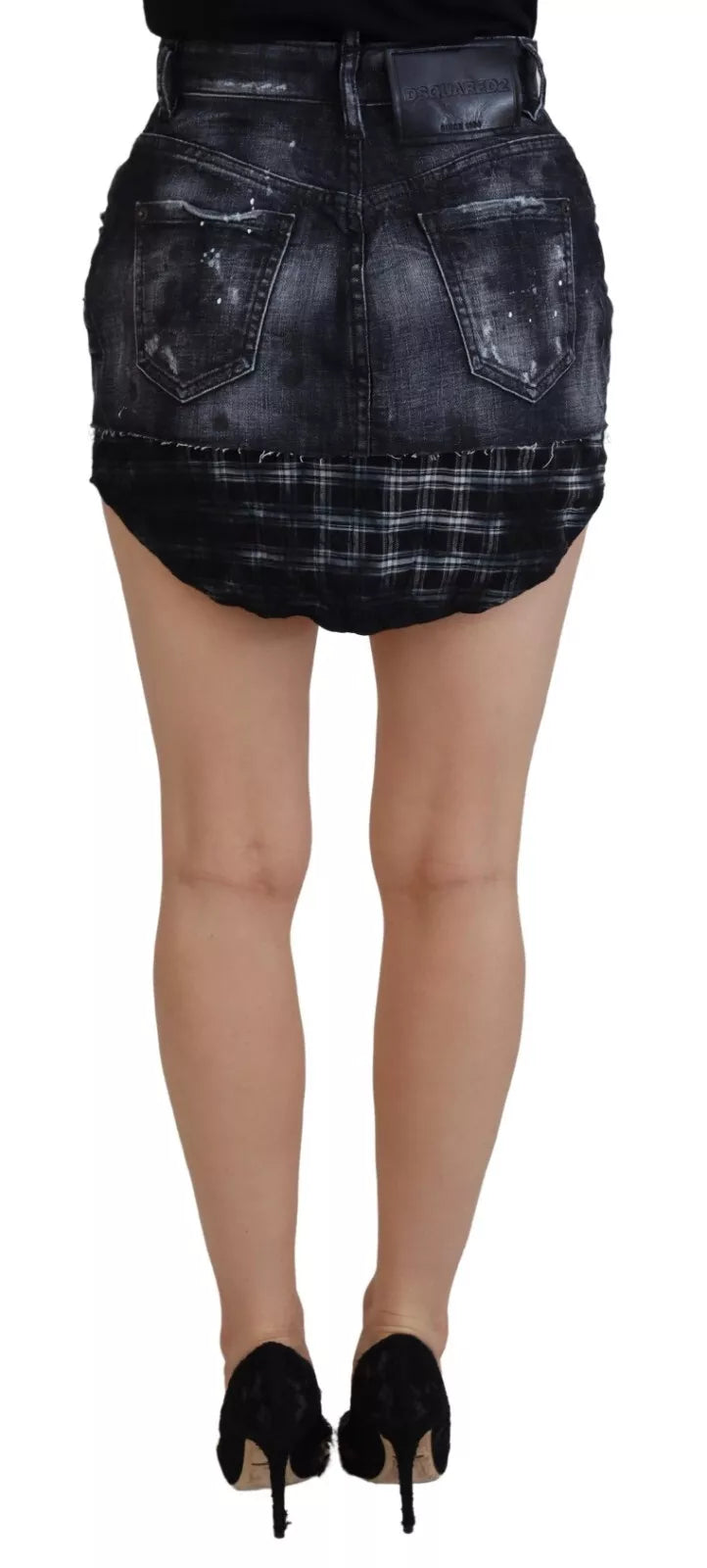 Jupe courte en jean à carreaux noirs à taille haute et coupe évasée, de la marque Dsquared².