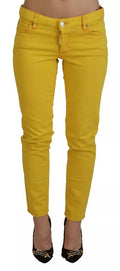 Jeans courts en coton jaune Dsquared² Jennifer avec taille basse et coupe décontractée, visibles en gros plan.