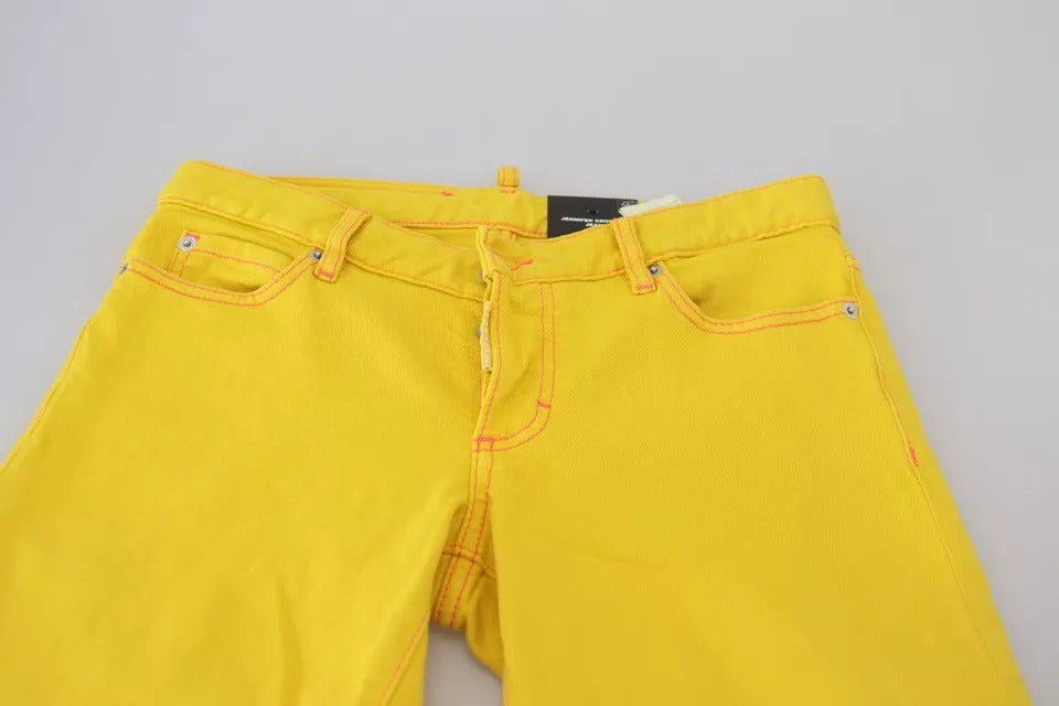 Jeans femme en coton jaune Dsquared², coupe basse et courte, style Jennifer, denim léger, visible sur l'image.