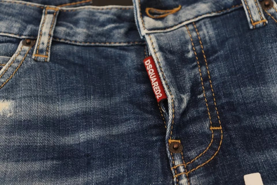 Jeans femme coupe basse Dsquared² Blue Icon, denim cropped tendance, style cool girl, visible sur le produit.