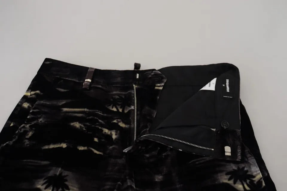Pantalon flare noir à taille haute avec motif imprimé de la marque Dsquared², vue de face.
