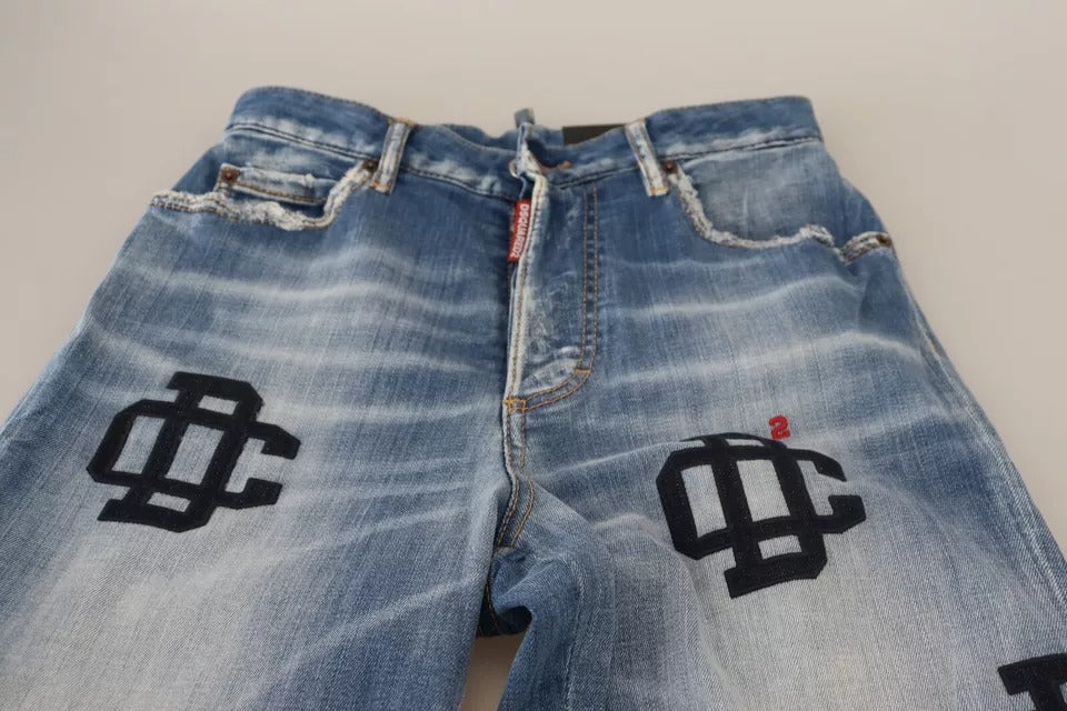 Jeans en denim bleu délavé à taille haute et coupe droite de Dsquared², style classique et tendance.