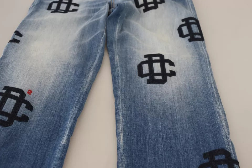 Jeans en denim bleu délavé à taille haute et coupe droite de Dsquared², style classique et tendance pour un look décontracté.