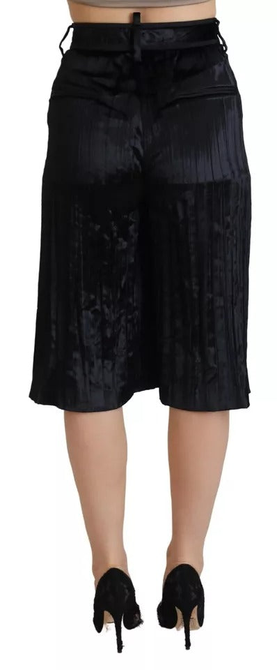 Pantalons cropped noirs à plis, taille haute et jambes larges, de la marque Dsquared², visibles en image.