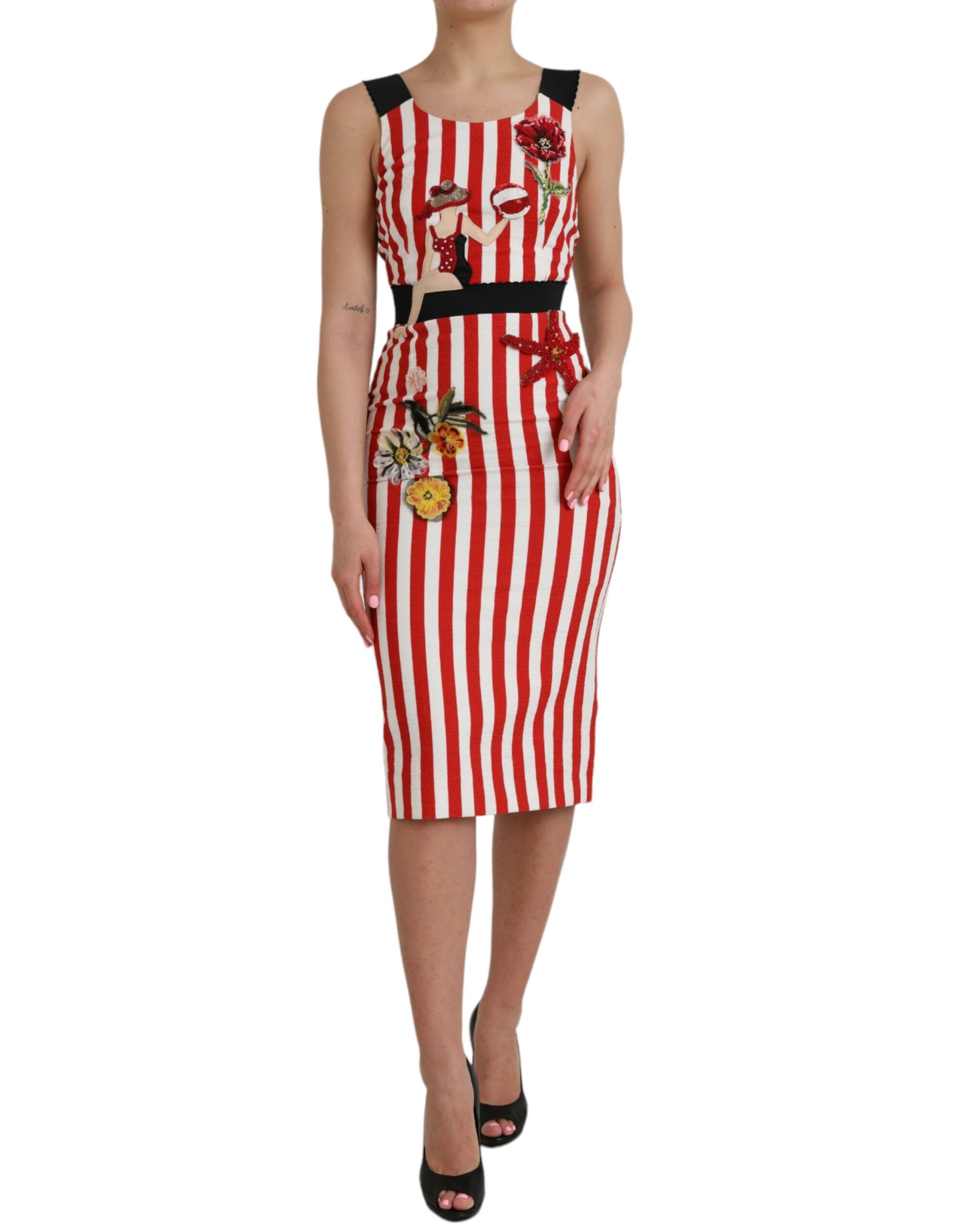 Robe midi sans manches Dolce & Gabbana à fleurs rouges et blanches, coupe ajustée, en tissu léger, vue de face.