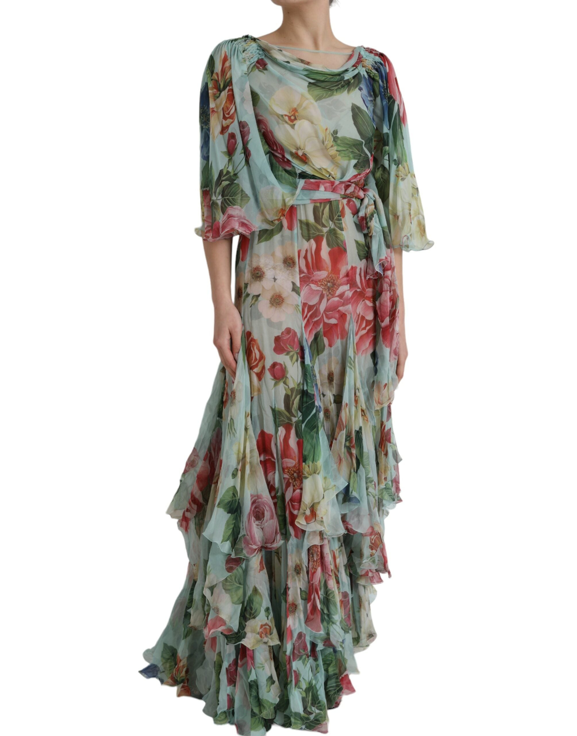 Robe longue maxi à fleurs bleues en plusieurs couches de Dolce & Gabbana, robe florale élégante et fluide.