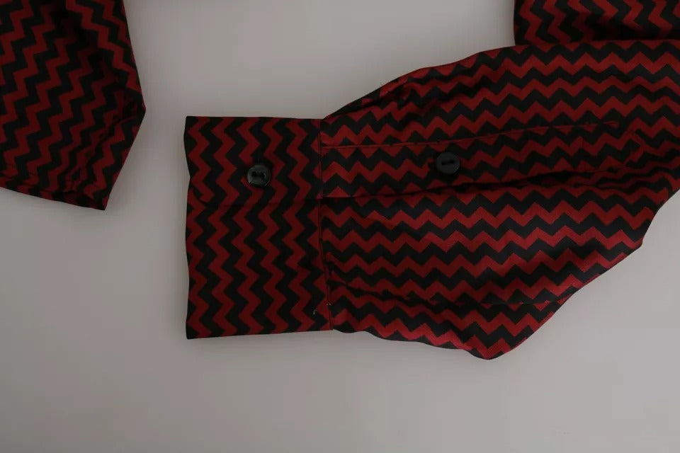 Chemise décontractée Dolce & Gabbana à motif zigzag noir et rouge, style casual avec col et manches longues.