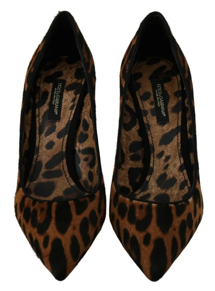 Escarpins Dolce & Gabbana en cuir de léopard marron avec talon haut et finition en poils de poney.