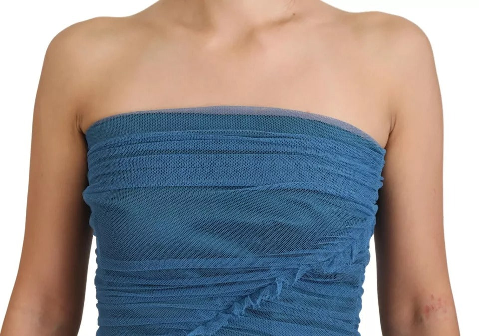 Robe sirène en tulle bleu avec bordure en mesh Dolce & Gabbana, effet ruché, élégante et sophistiquée.