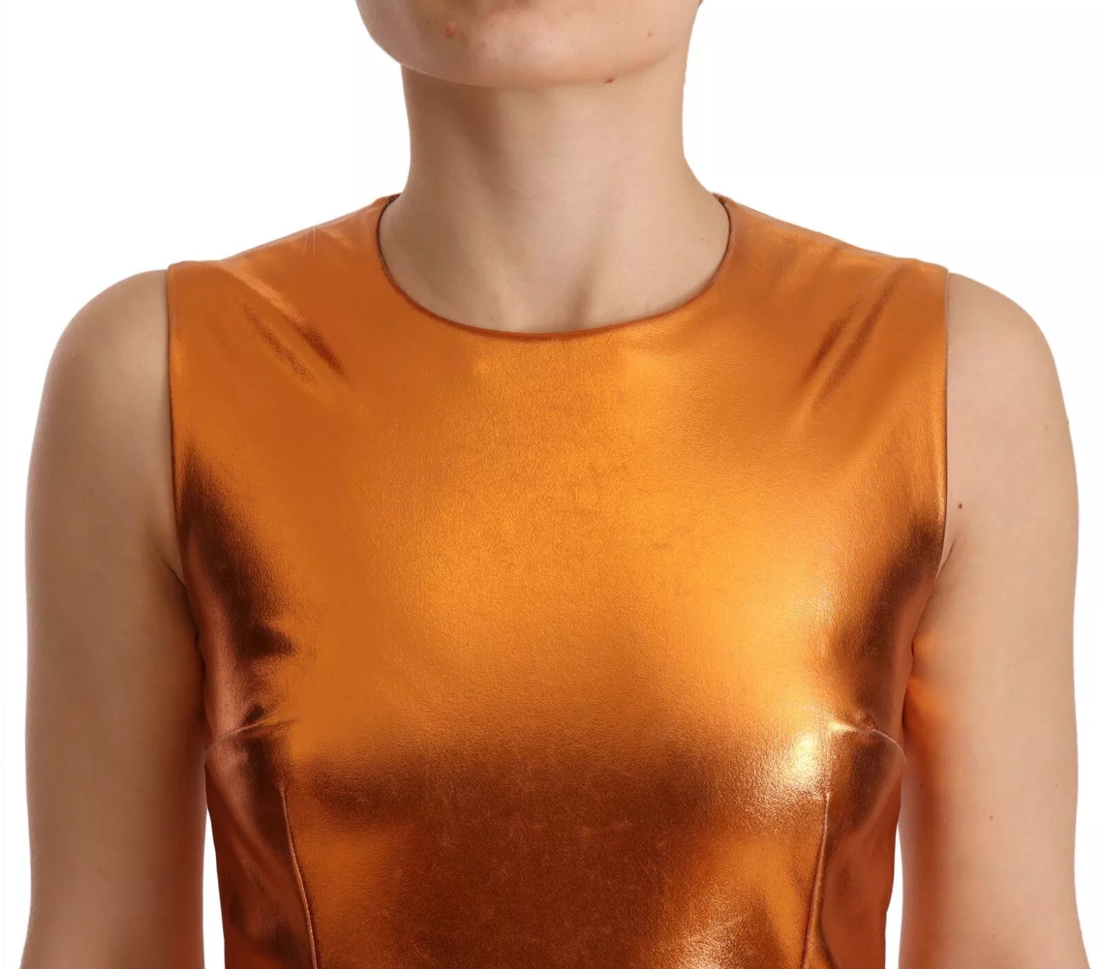 Robe sans manches Dolce & Gabbana en métal orange, coupe ajustée, avec détails brillants et élégants.