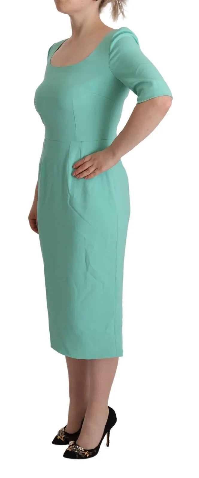 Robe midi vert menthe Dolce & Gabbana avec encolure carré et coupe ajustée, tissu élégant et détails sophistiqués.