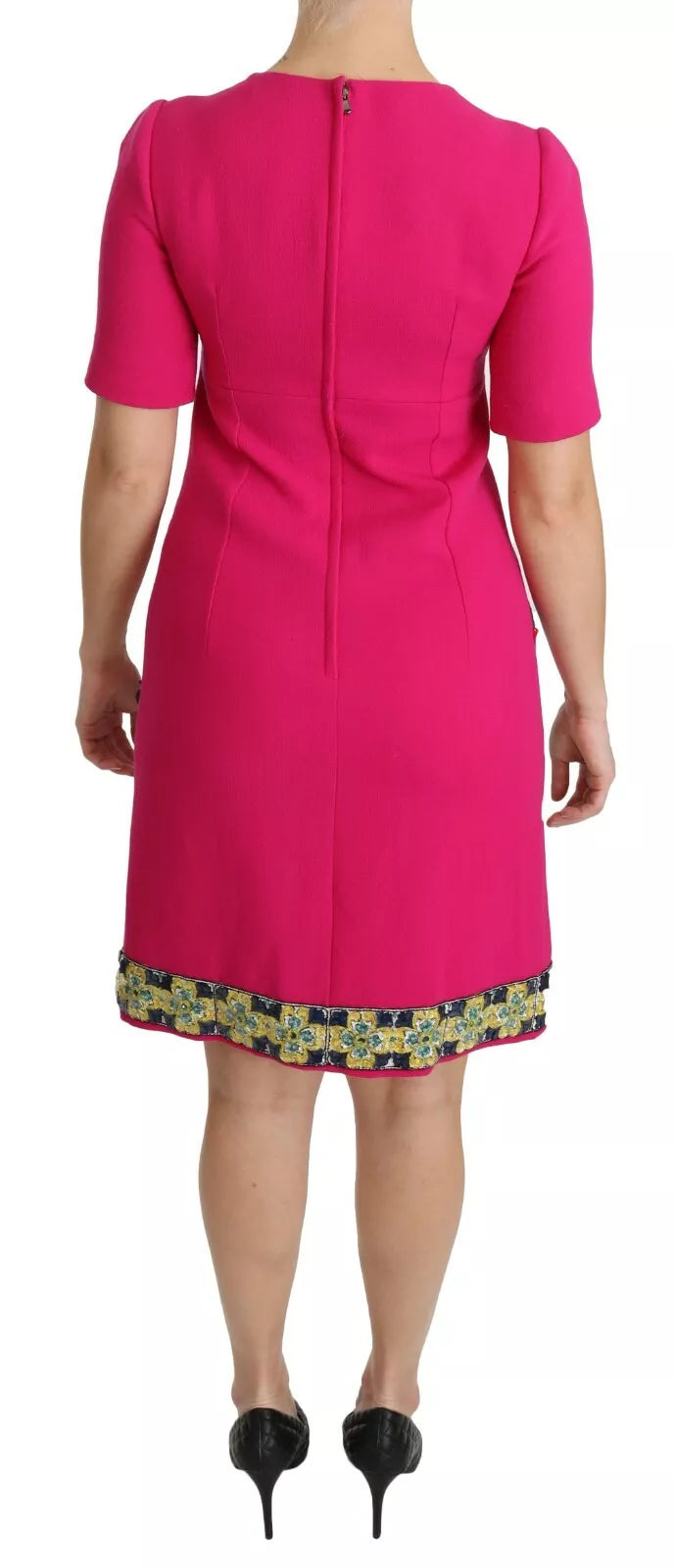 Robe Dolce & Gabbana Italia Forever en satin rose avec cristaux, coupe ajustée et élégante pour occasions spéciales.