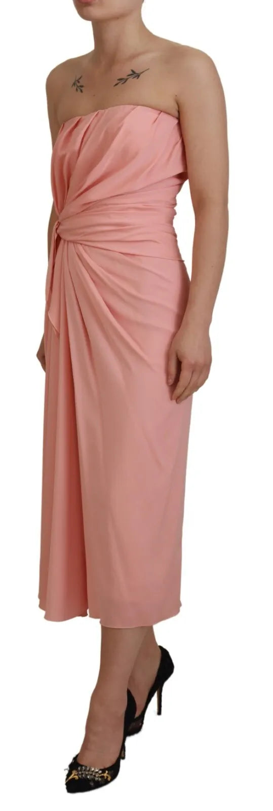 Robe midi bustier en soie rose Dolce & Gabbana, ajustée et sans bretelles, élégante et sophistiquée.
