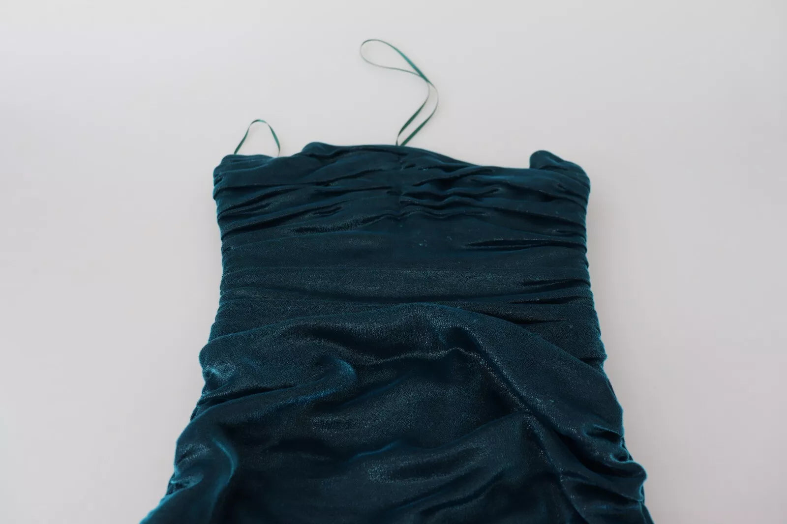 Robe bustier en satin bleu mélangé de soie Dolce & Gabbana, robe ajustée sans bretelles élégante et sophistiquée.