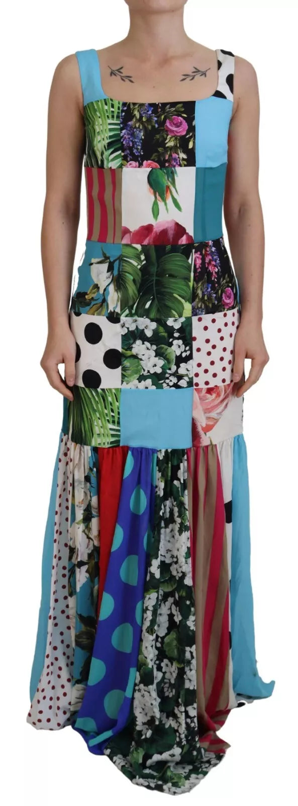 Robe longue en soie Dolce & Gabbana à patchwork multicolore, ajustée, avec un design élégant et sophistiqué.