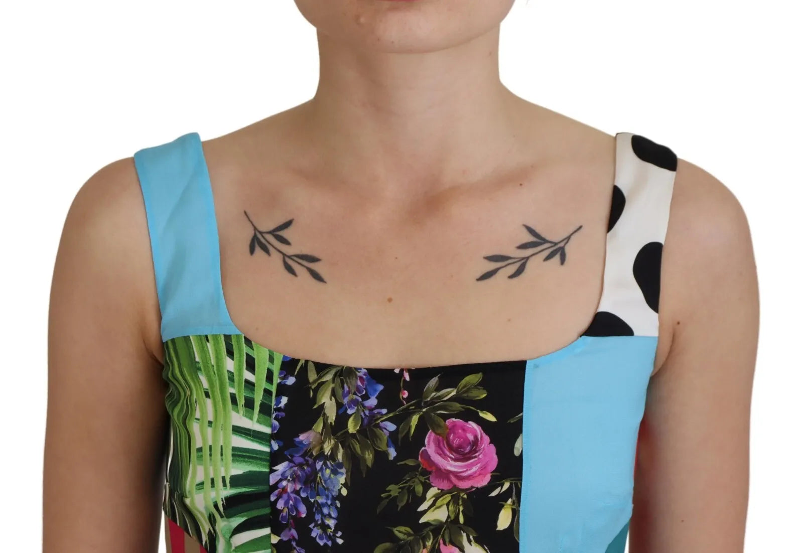 Robe longue en soie Dolce & Gabbana à patchwork multicolore, robe cache-cœur élégante et féminine.