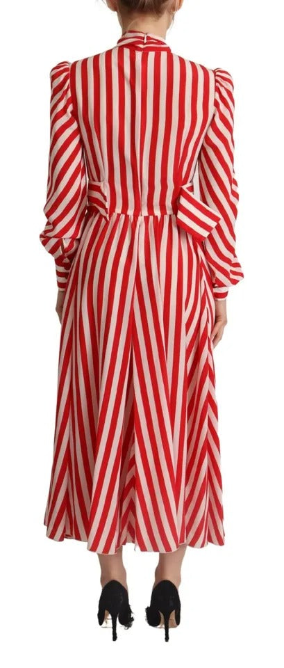 Robe longue Dolce & Gabbana en soie blanche et rouge, coupe évasée en ligne A, vêtement élégant pour occasions spéciales.