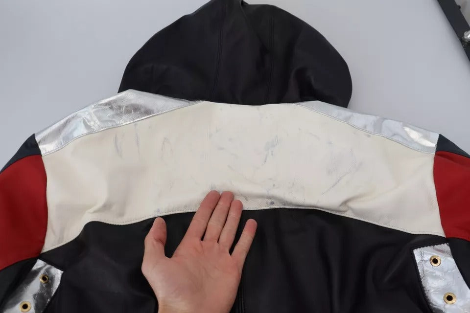 Veste en cuir noir Dolce & Gabbana avec capuche, blouson élégante et décontractée, visible avec fermeture éclair et poches latérales.