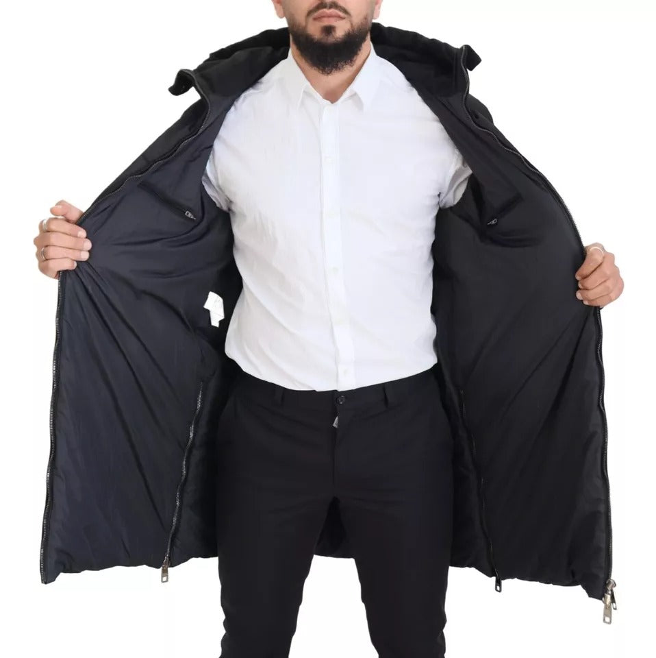 Veste d'hiver noire Dolce & Gabbana parka en nylon avec capuche, style chaud et décontracté, vue de face.