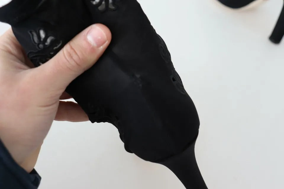 Chaussures Dolce & Gabbana noires à talons, bottines en stretch avec motif floral en dentelle, élégantes et raffinées.