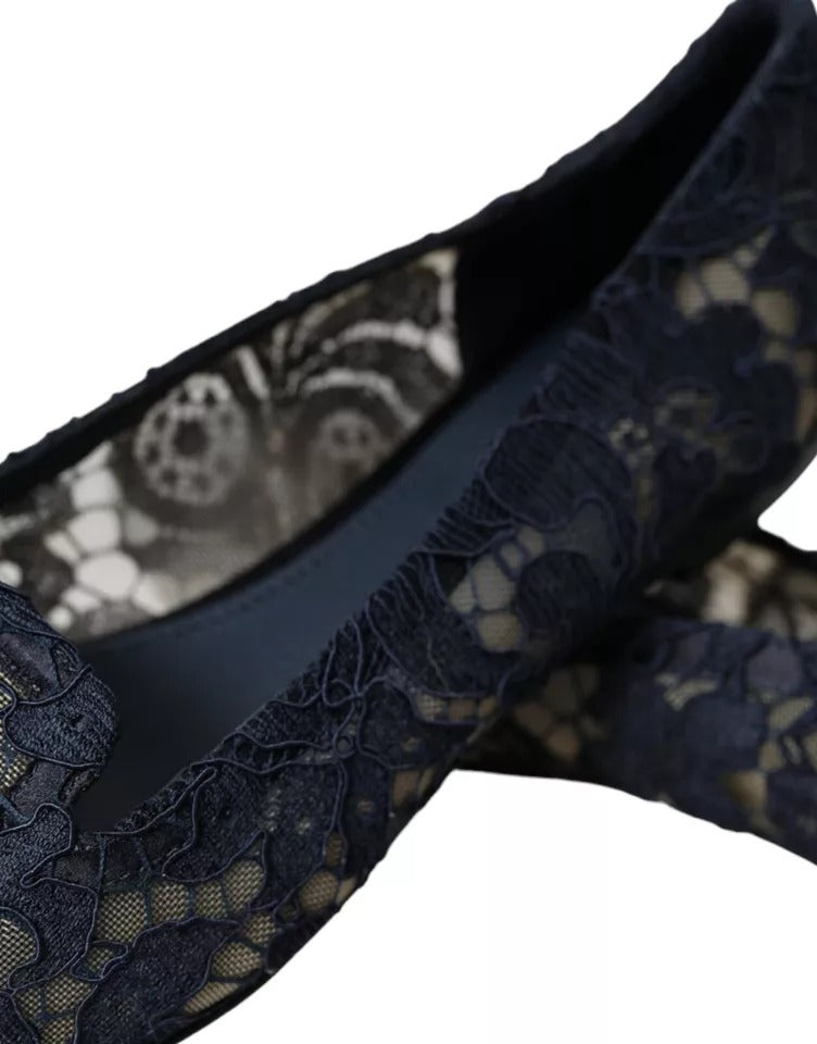 Chaussures plates Dolce & Gabbana Taormina en dentelle bleu foncé, slip-on élégantes et sophistiquées pour femme.