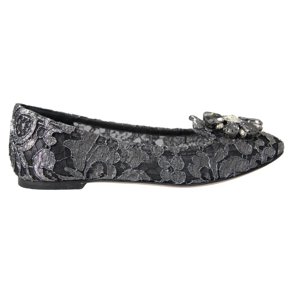 Chaussures ballerines Dolce & Gabbana en dentelle gris et noir avec cristaux, style élégant et sophistiqué.