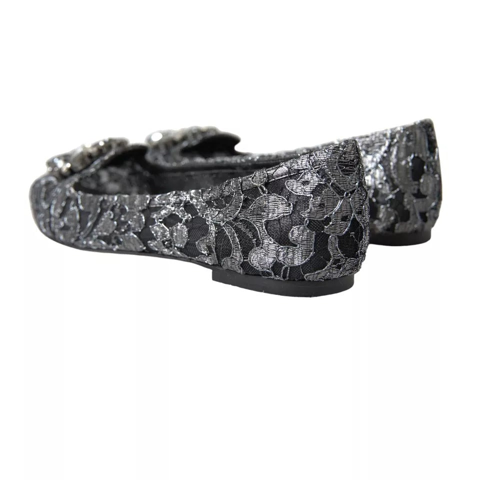 Chaussures ballerines Dolce & Gabbana en dentelle gris et noir avec cristaux, élégantes et raffinées.