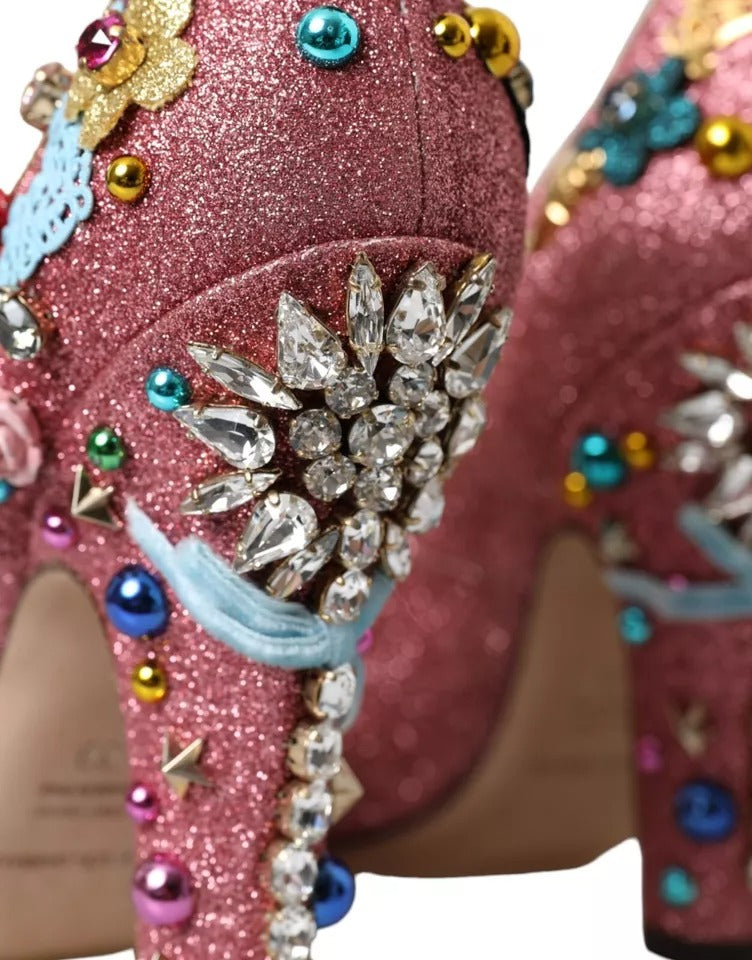 Chaussures Dolce & Gabbana Mary Jane en fourrure rose ornée de strass, style élégant et sophistiqué.
