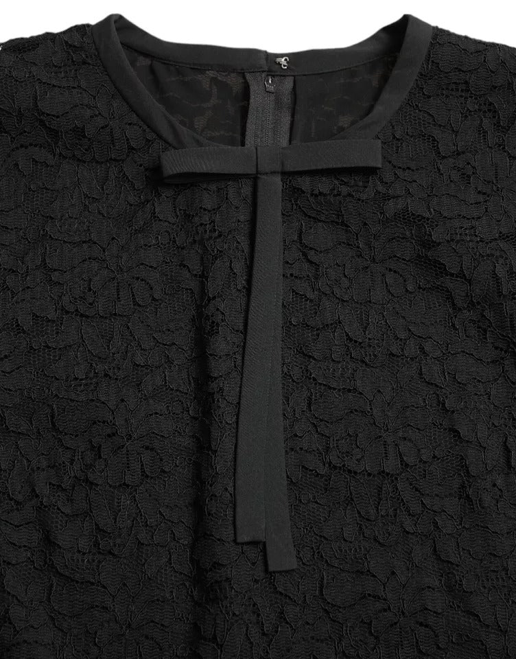 Blouse Dolce & Gabbana en dentelle noire à motifs floraux, style T-shirt pour le personnel, vue de face.