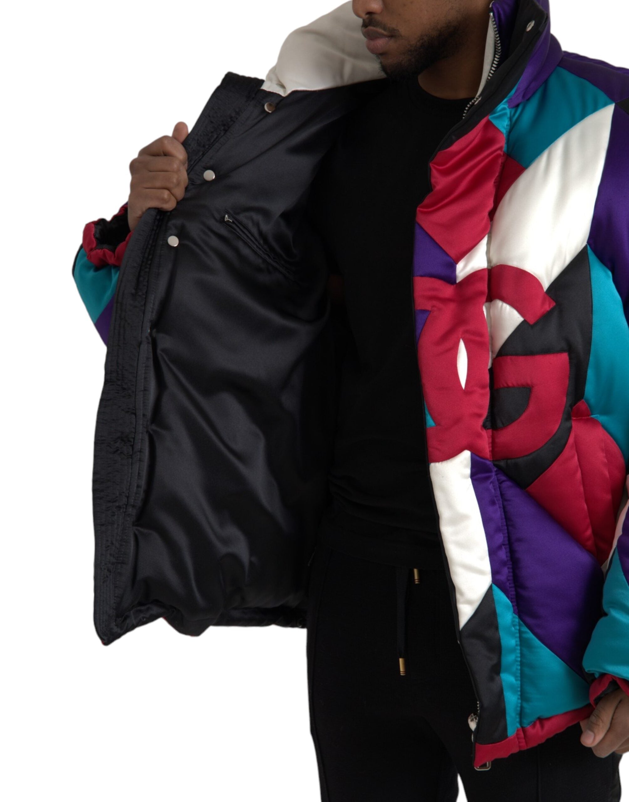 Veste rembourrée Dolce & Gabbana multicolore avec logo, coupe windbreaker, style tendance et décontracté.