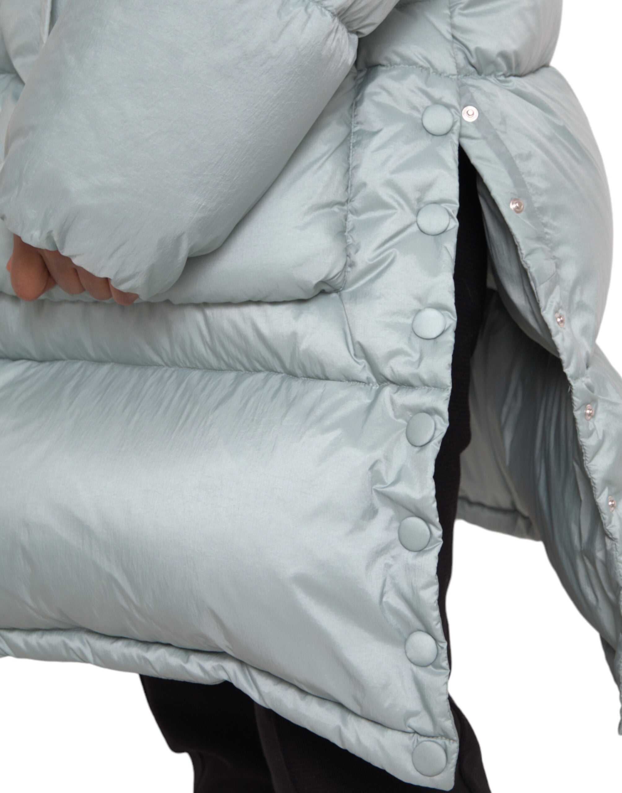 Doudoune matelassée à capuche Dolce & Gabbana Light Blue pour homme, veste puffer élégante et chaude, vue de face.