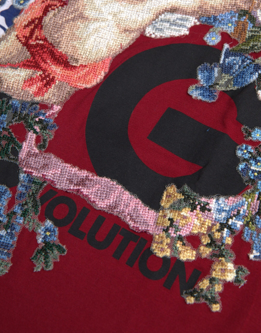 T-shirt à manches courtes Dolce & Gabbana multicolore avec motif graphique, vêtement tendance et coloré.