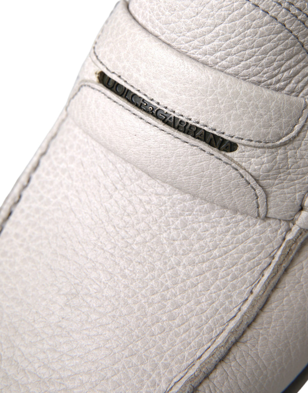 Mocassins en cuir blanc et gris Dolce & Gabbana, chaussures slips élégantes pour homme, finition en cuir de qualité.