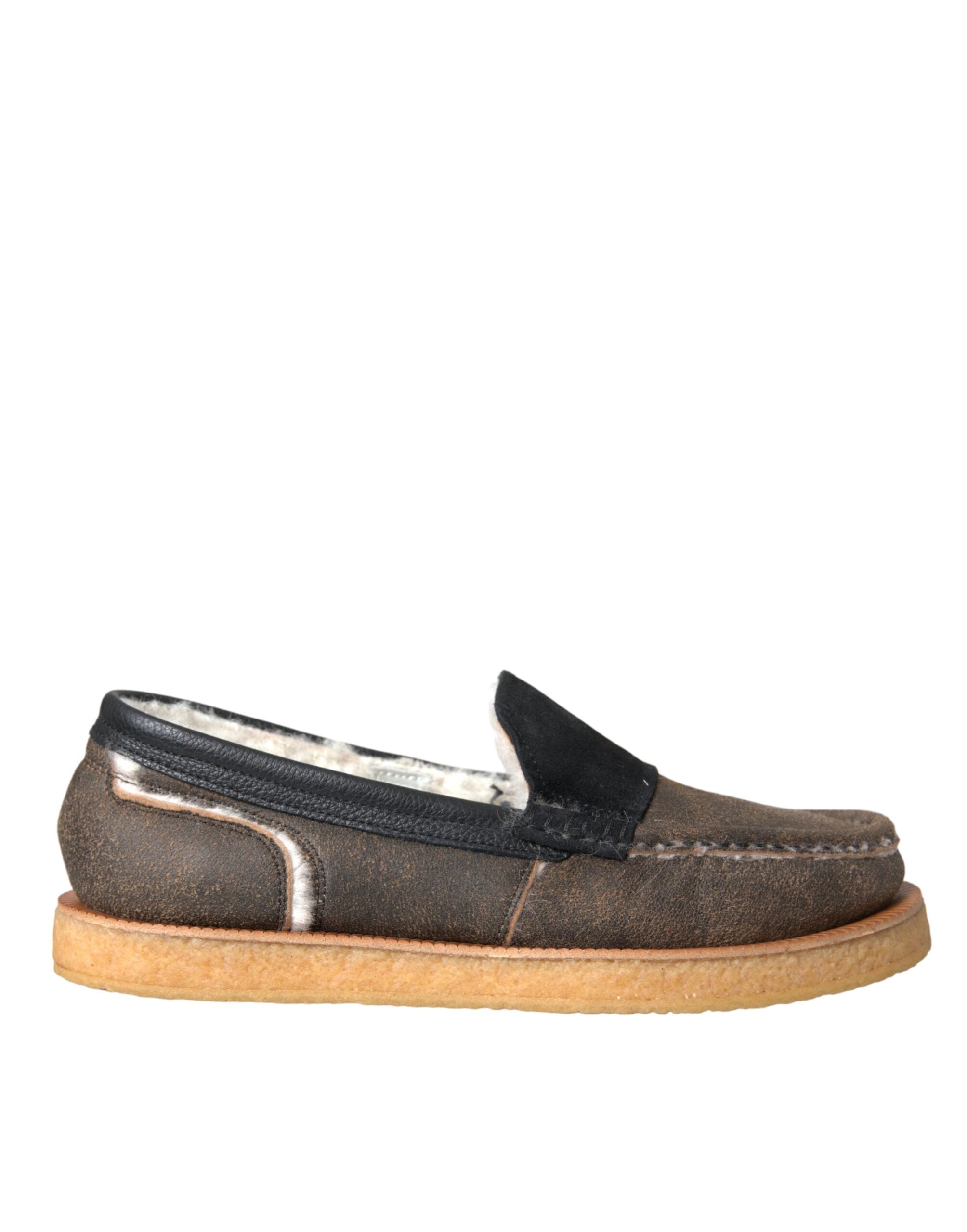 Mocassins pour hommes Dolce & Gabbana en cuir marron et noir avec détails en fourrure, élégants et sophistiqués.