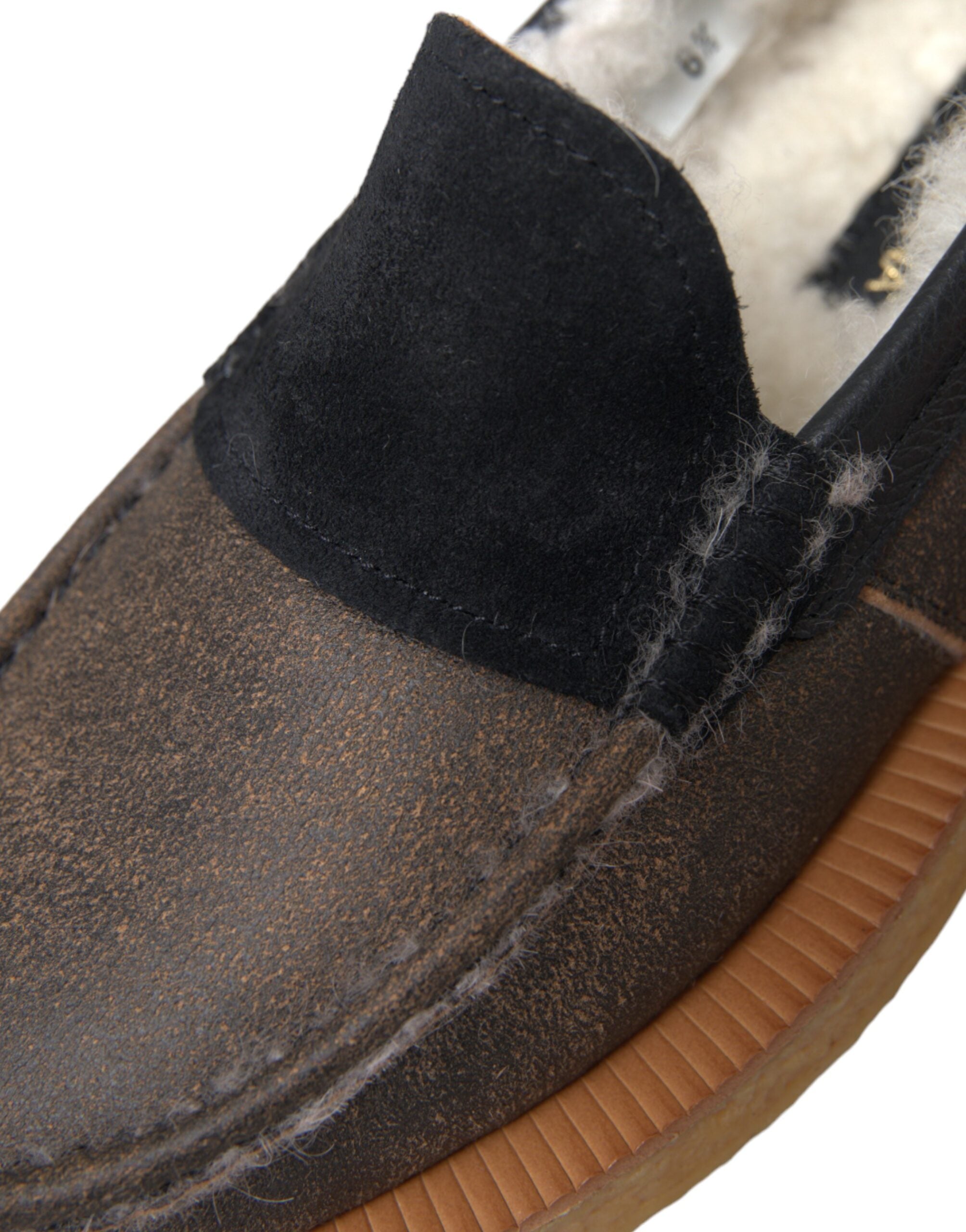 Mocassins pour hommes Dolce & Gabbana en cuir marron et noir avec fourrure, style élégant et chaussures en cuir de luxe.