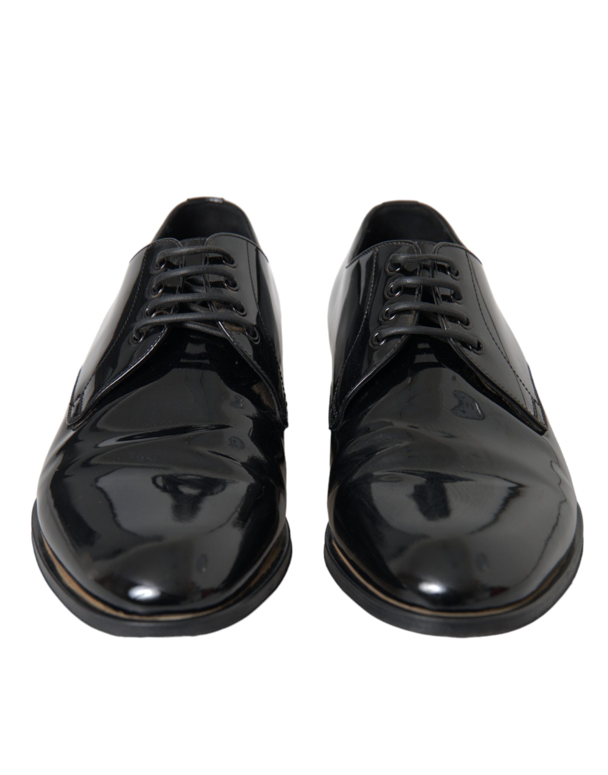 Chaussures Derby en cuir verni noir Dolce & Gabbana, chaussures formelles élégantes pour homme, vue en gros plan.