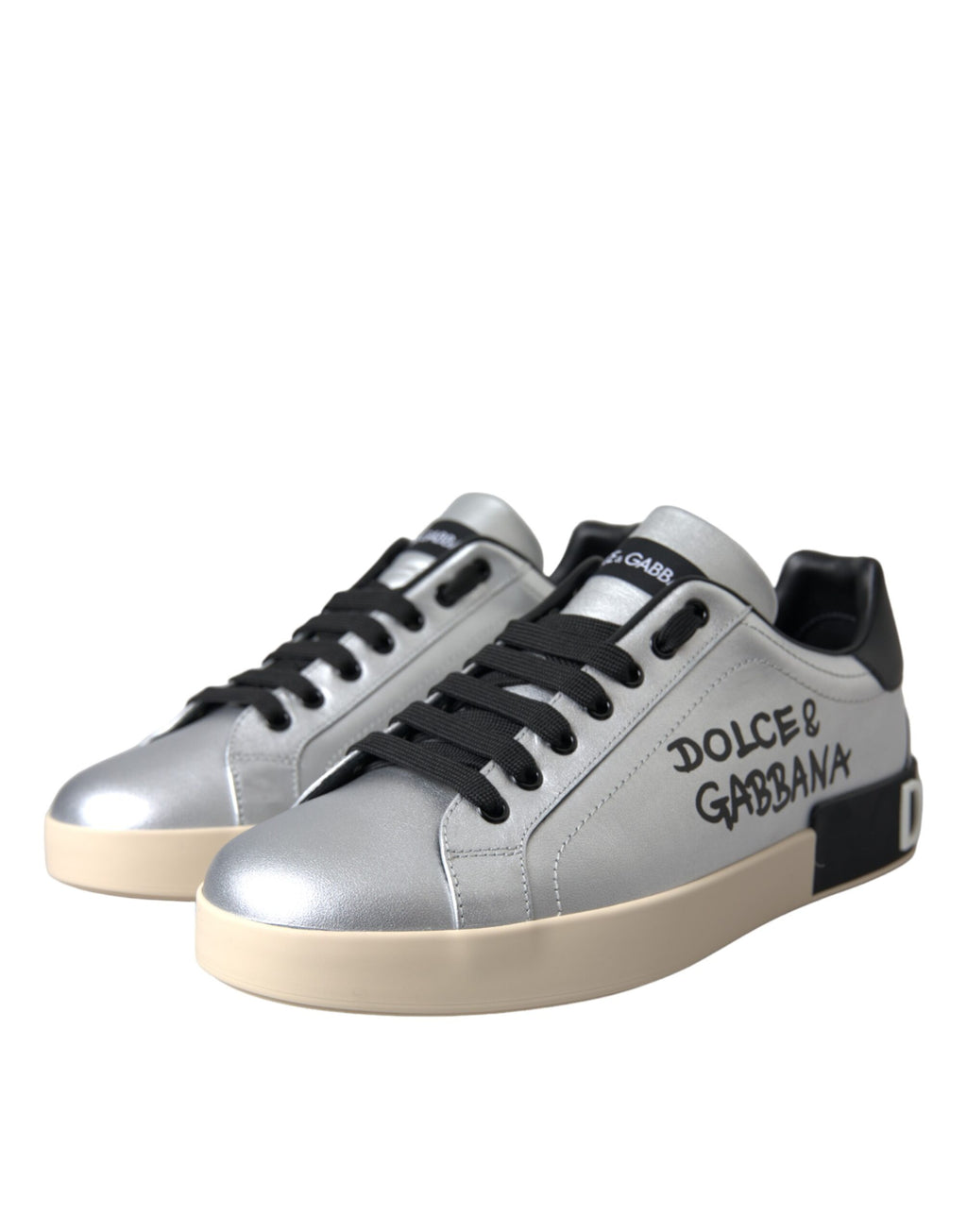 Sneakers pour hommes Dolce & Gabbana Portofino en cuir de veau argenté, vue de face sur fond blanc