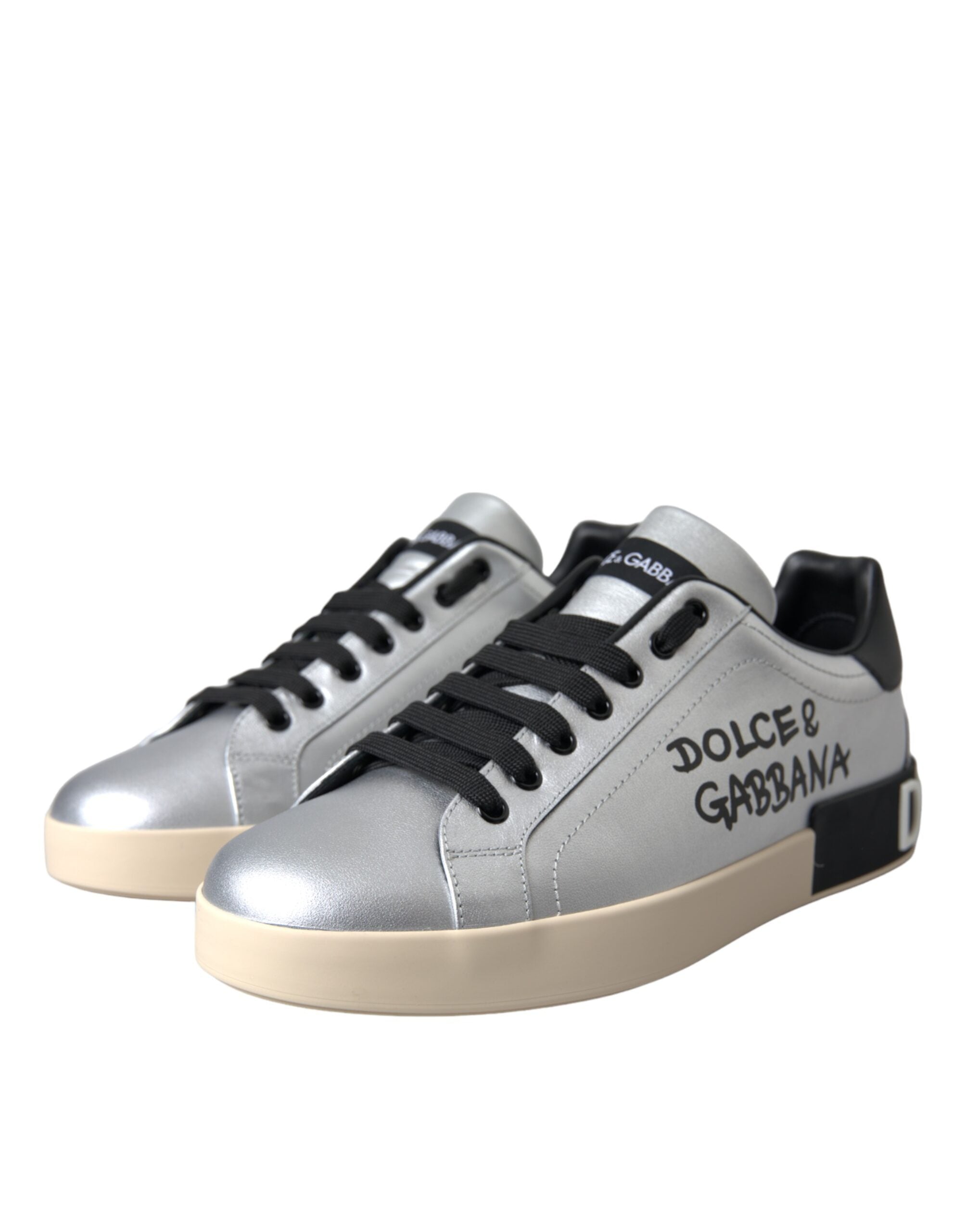 Sneakers pour hommes Dolce & Gabbana Portofino en cuir de veau argenté, vue de face sur fond blanc