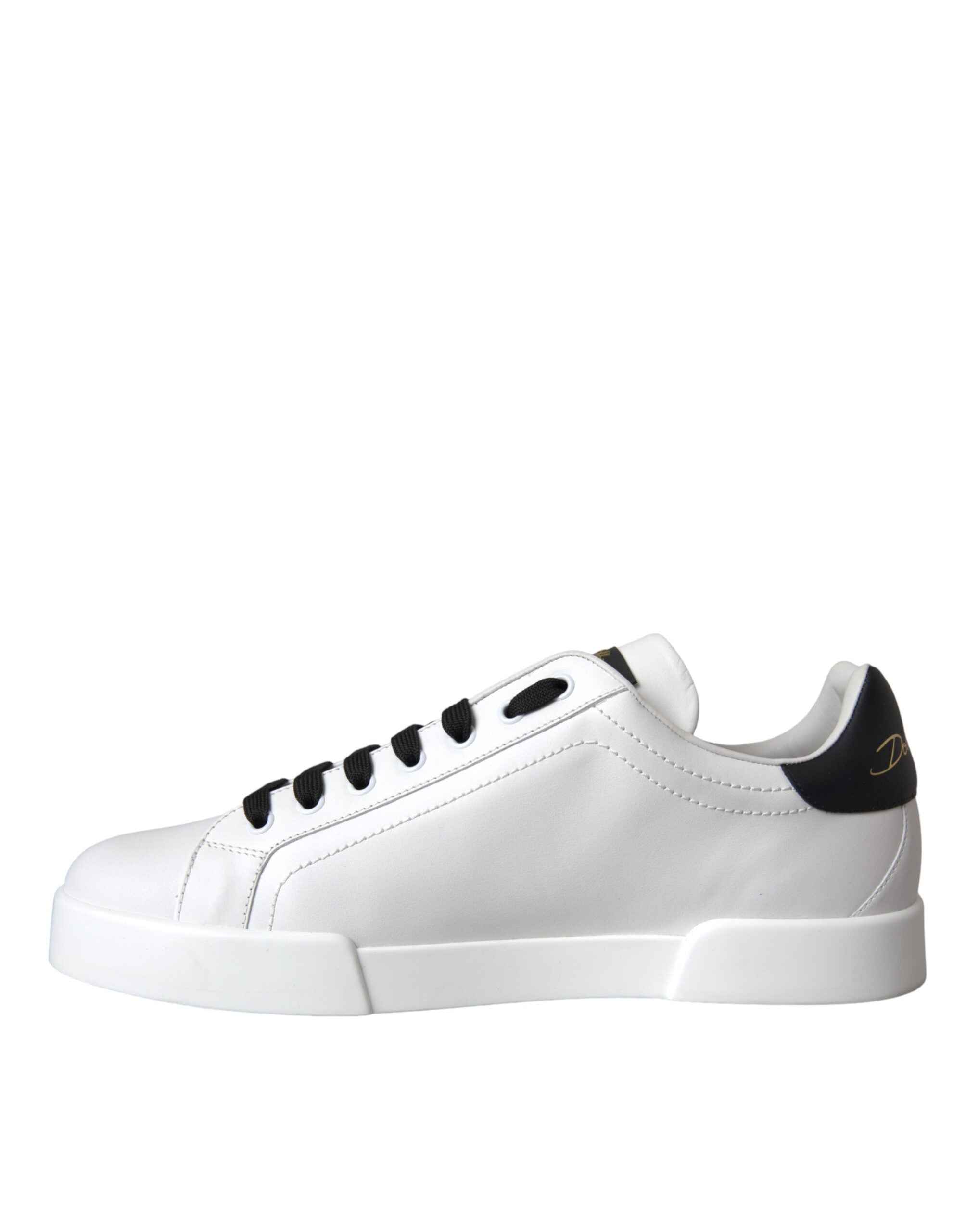 Chaussures sneakers basses en cuir blanc Dolce & Gabbana avec logo DG, style décontracté et moderne.