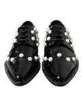Chaussures Dolce & Gabbana en cuir noir avec perles synthétiques, style brogue élégant.
