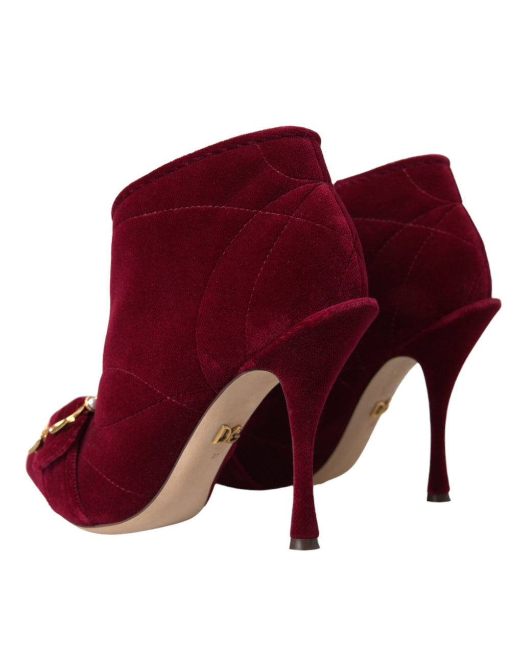 Bottes Dolce & Gabbana en velours rouge foncé avec boucle ornementale, chaussures élégantes pour femme.