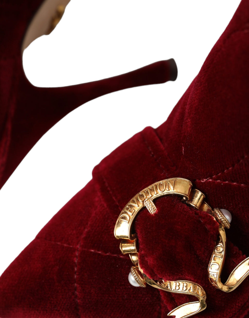 Bottes en velours rouge foncé Dolce & Gabbana Devotion avec boucle, chaussures élégantes et sophistiquées.