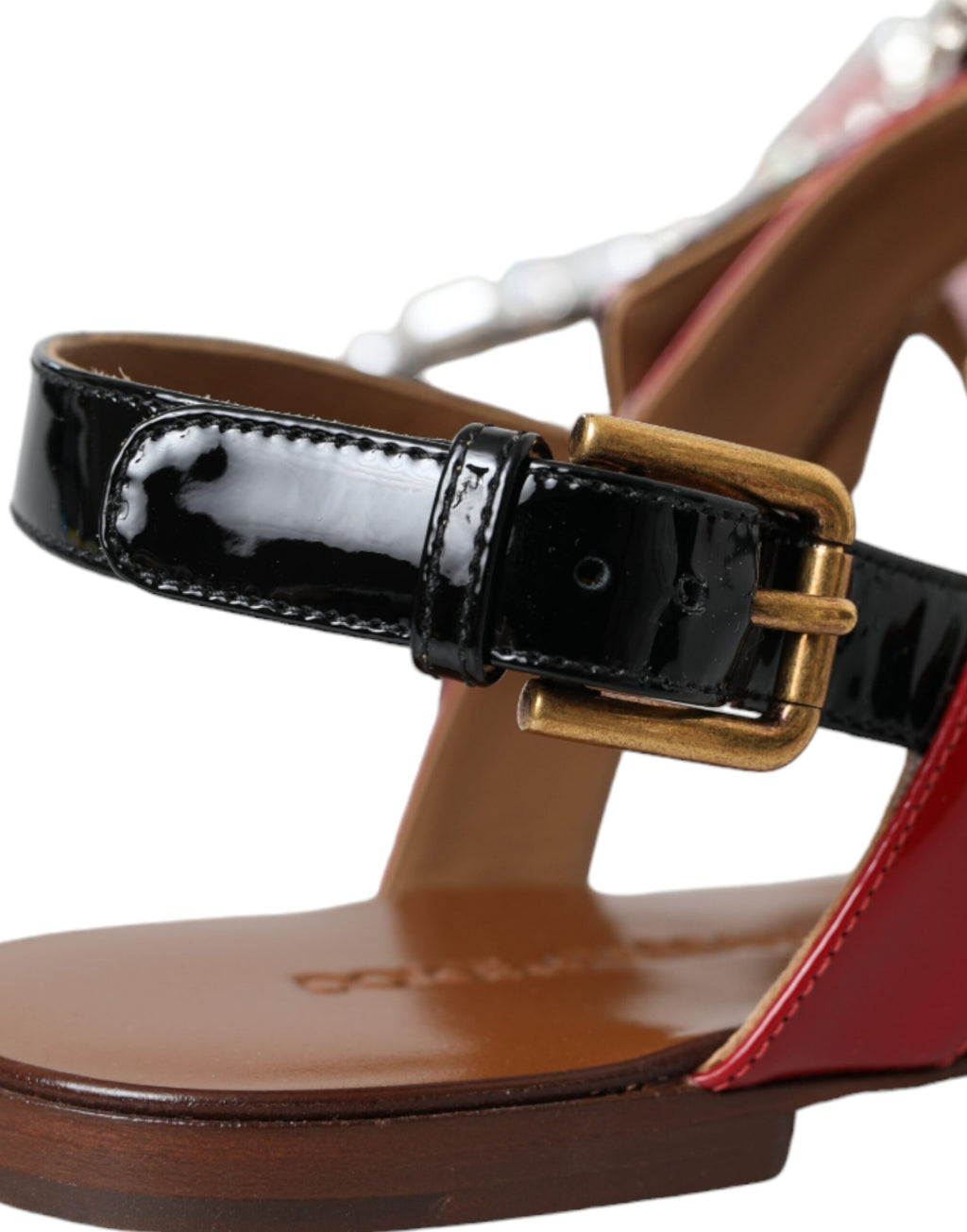 Sandales à cristaux multicolores Dolce & Gabbana, chaussures de plage à semelle ouverte et design élégant.