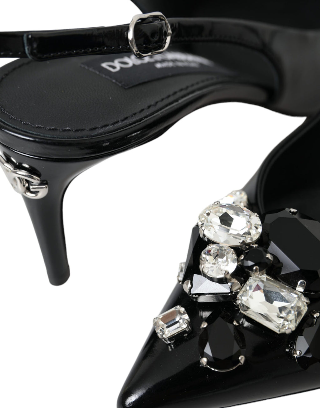 Escarpins Dolce & Gabbana en cuir verni noir avec cristaux et talon à lanières, élégants et sophistiqués.