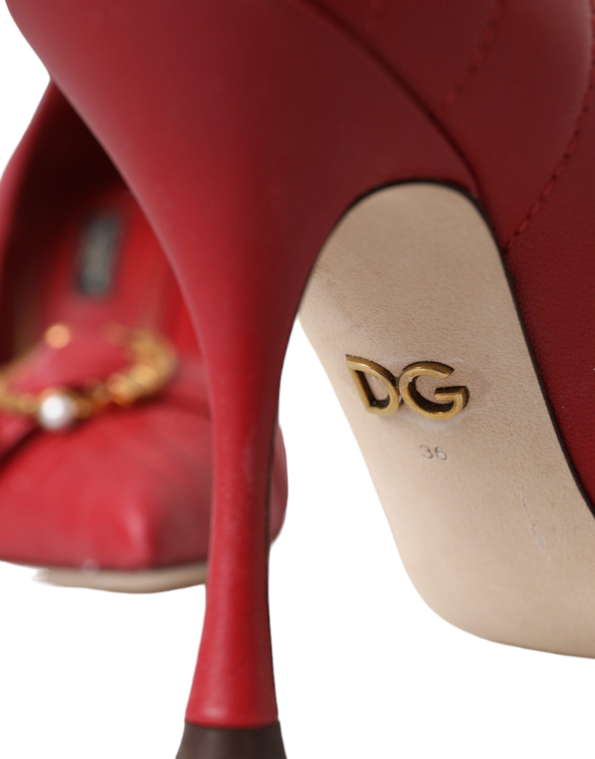 Chaussures à talons rouges Dolce & Gabbana Devotion en cuir, élégantes et sophistiquées pour femme.