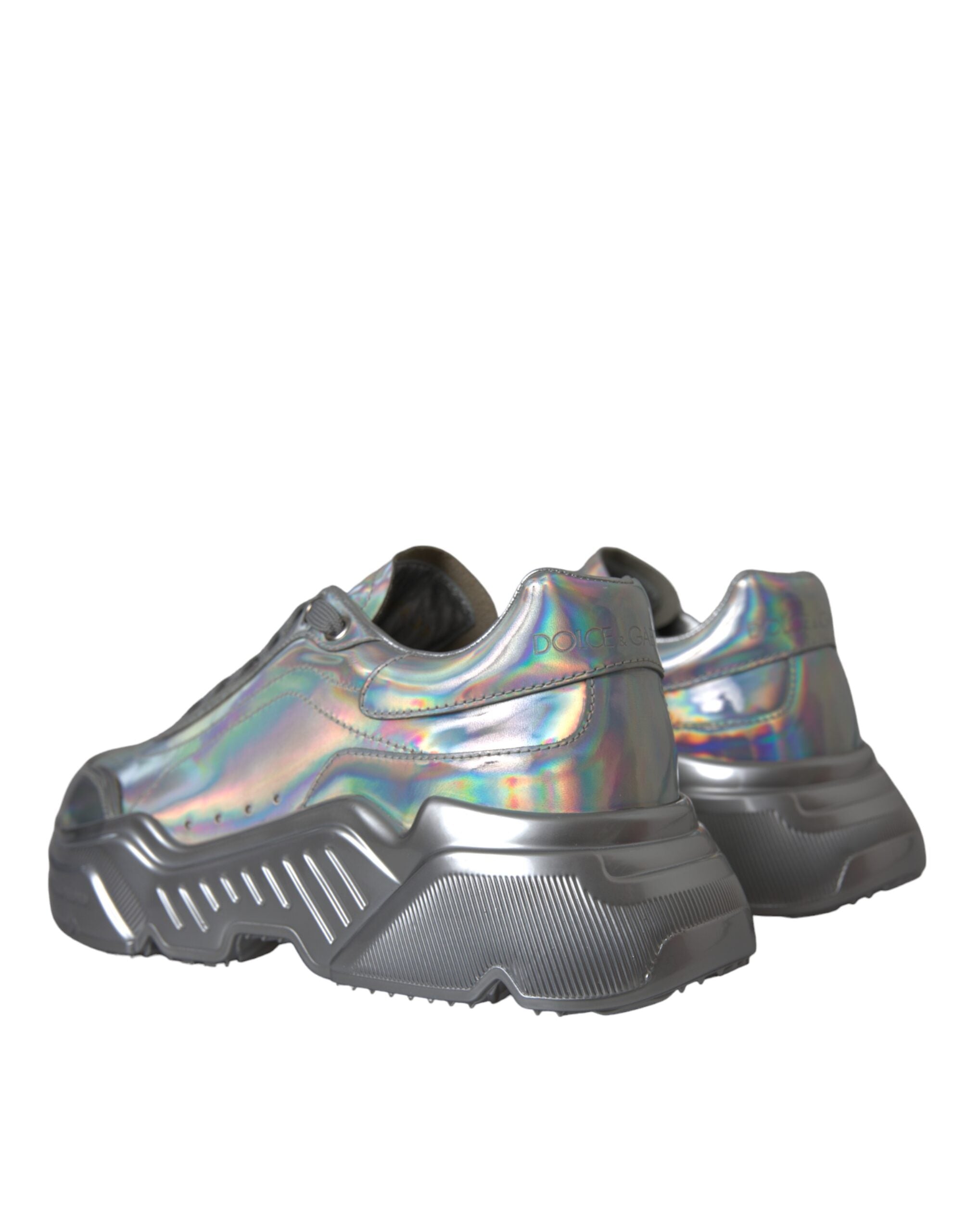 Chaussures sneakers en cuir argenté iridescent Dolce & Gabbana DAYMASTER, semelle blanche, design élégant et moderne.